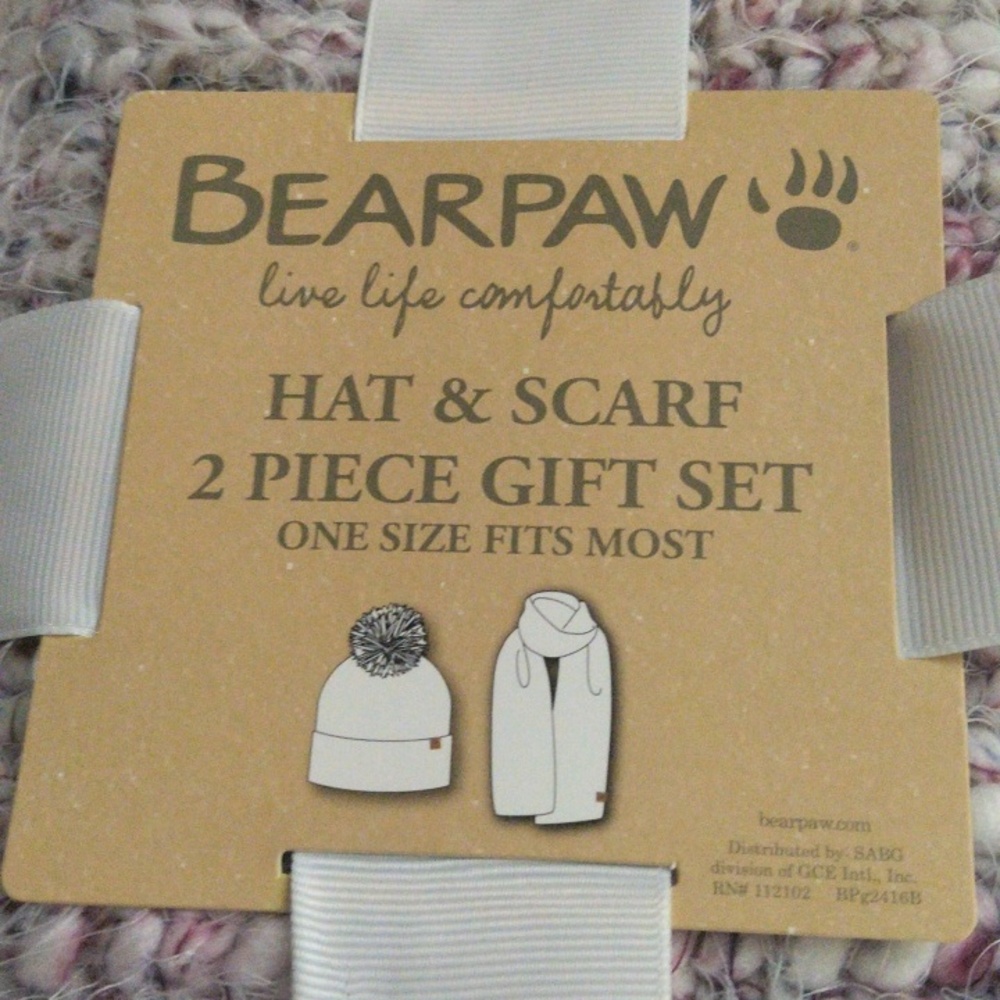 BearPaw Knit Two-Piece Hat & Scarf Set in Speckled Pastel New - Picture 4 of 4